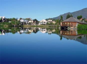 Lake in the village of Cilaos